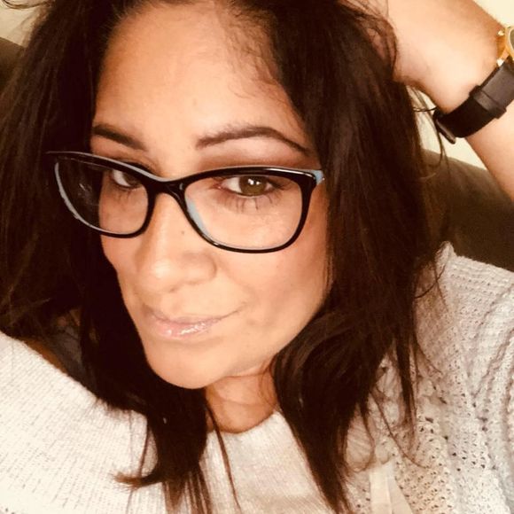 Meet your Posher, Annette - Picture 1 of 1